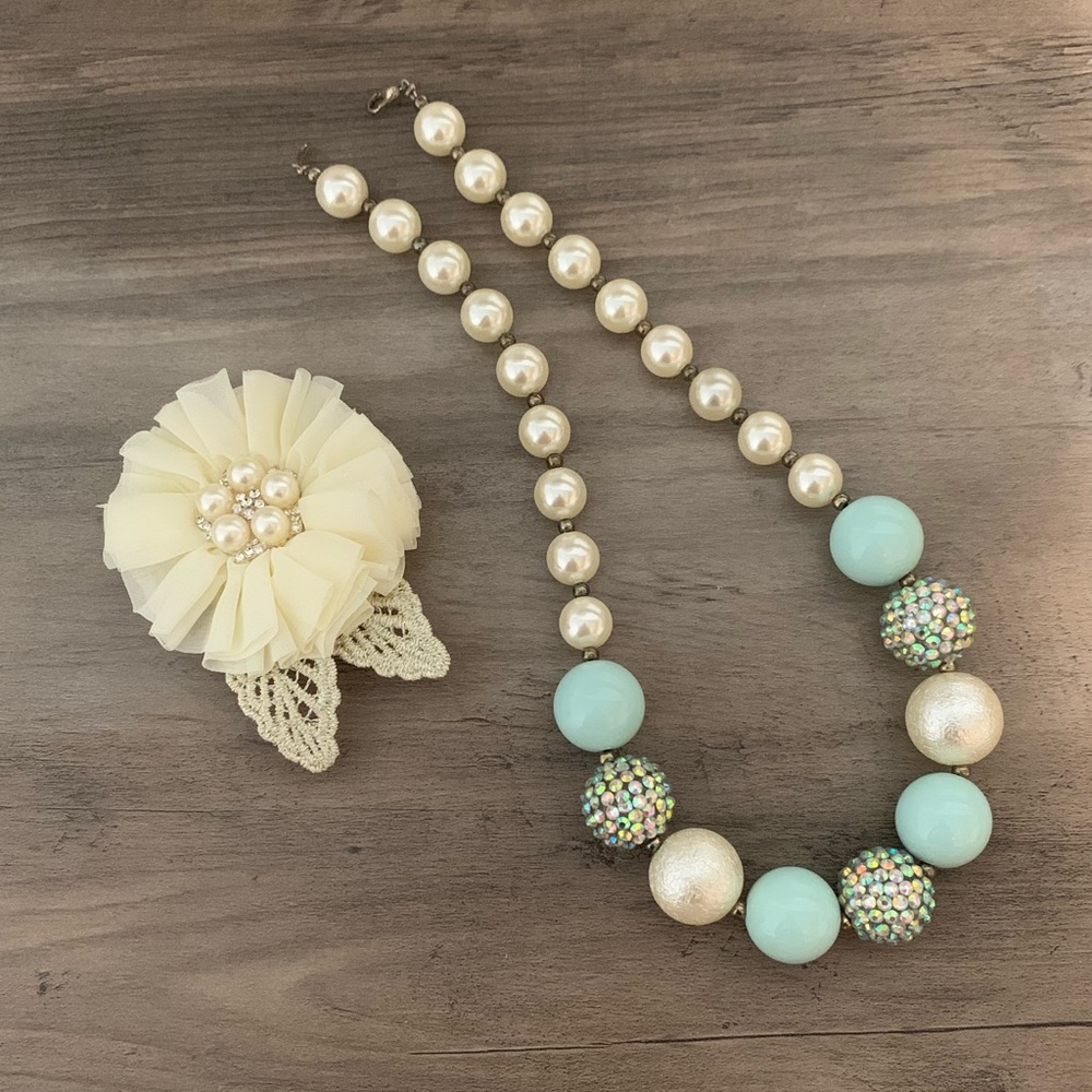 Bubblegum bead necklace & flower hair clip set